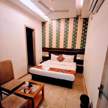 Hotel Welcome Residency Zirakpur Exterior photo
